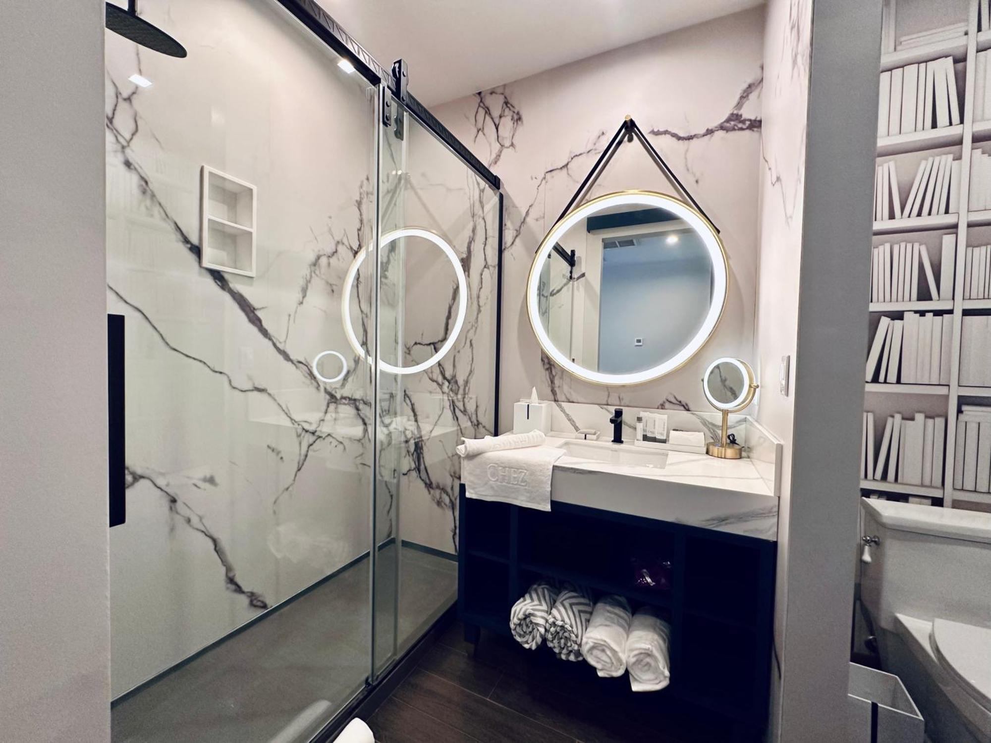 Chez Hotel Arlington Heights Dış mekan fotoğraf